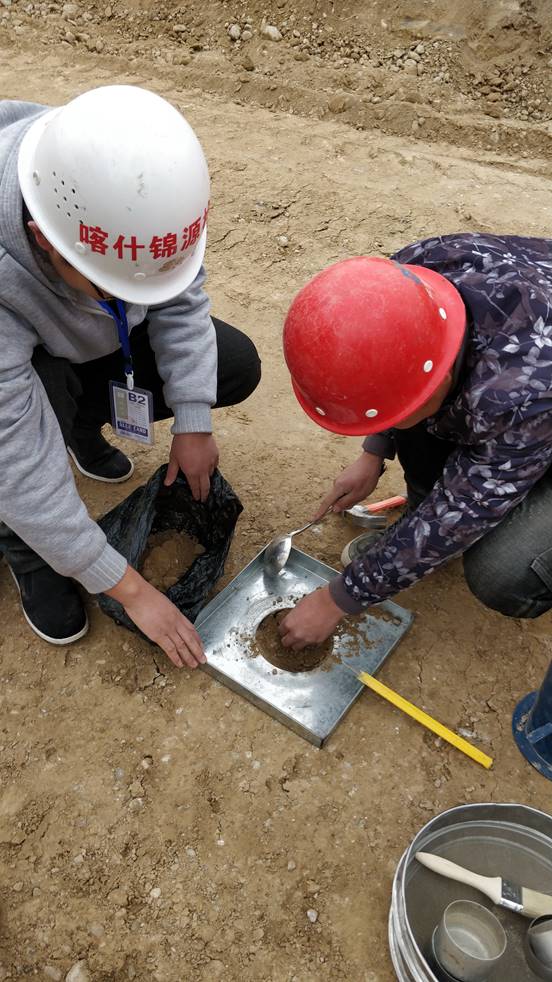 第三师红旗农场托克拉克水库放水渠防渗工程
