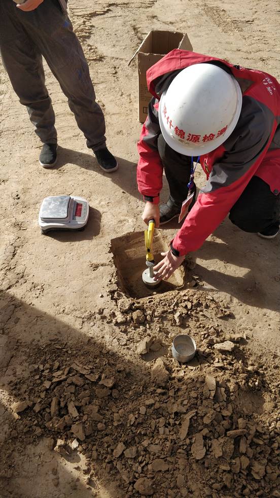 第三师红旗农场托克拉克水库放水渠防渗工程