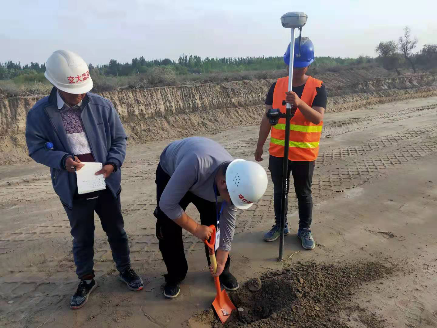 疏勒县盖孜河三道桥上游防洪工程（56+000～57+200）